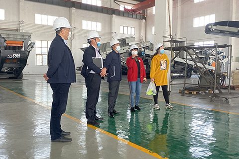 【春風(fēng)送暖，戰(zhàn)“疫”有情】奉賢區(qū)奉城鎮(zhèn)領(lǐng)導(dǎo)蒞臨東蒙，慰問(wèn)公司疫情防控一線職工