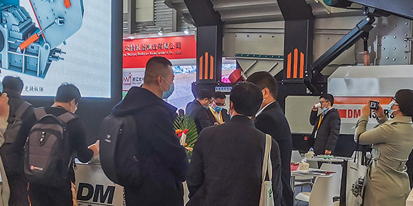 【直擊現(xiàn)場(chǎng)·開(kāi)展第三天】精彩繼續(xù)！360°展示東蒙E6.530展臺(tái)盛況，聚焦baumaCHINA2020現(xiàn)場(chǎng)搶先看！